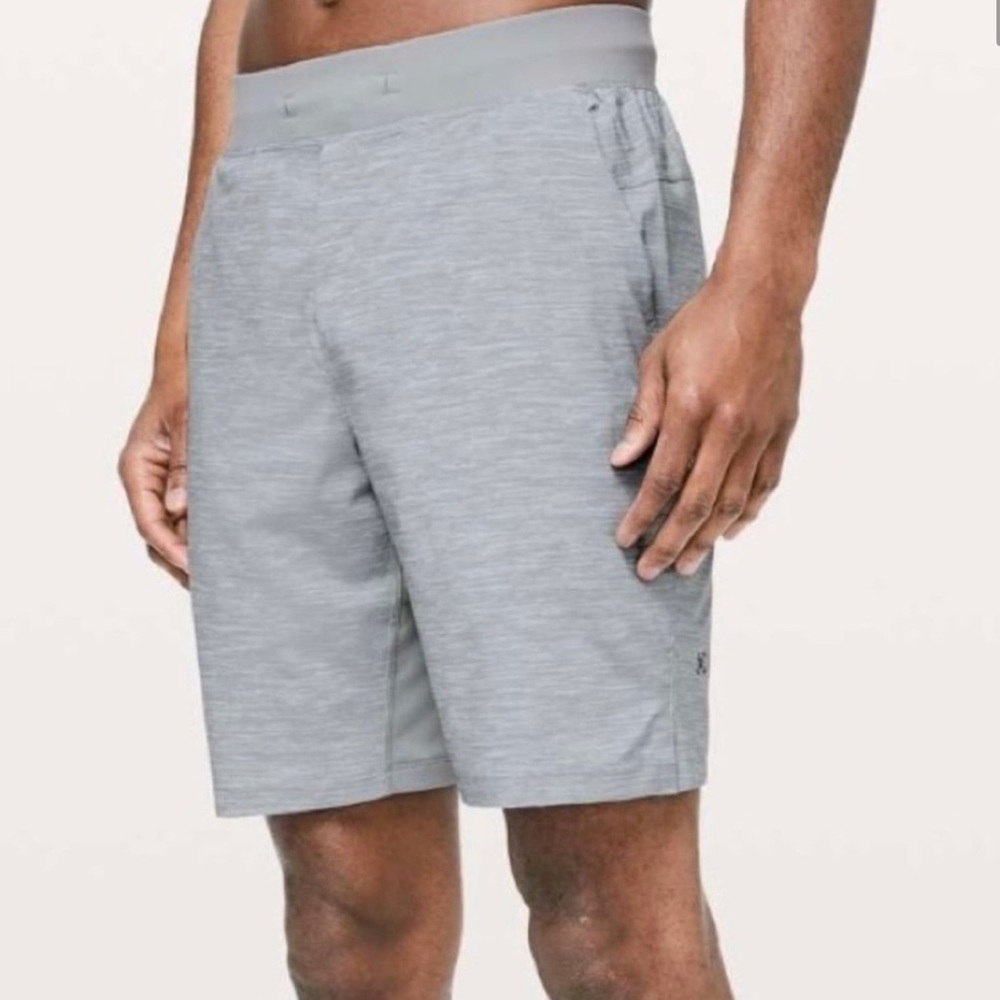 Lululemon T.H.E. Short Men Medium Linerless 9” Heather Gray Training Gym Workout